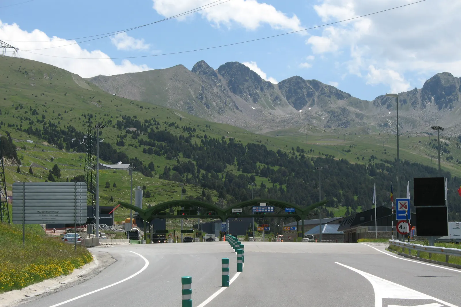 Peaje a la entrada del túnel de Envalira, en la carretera CG-2