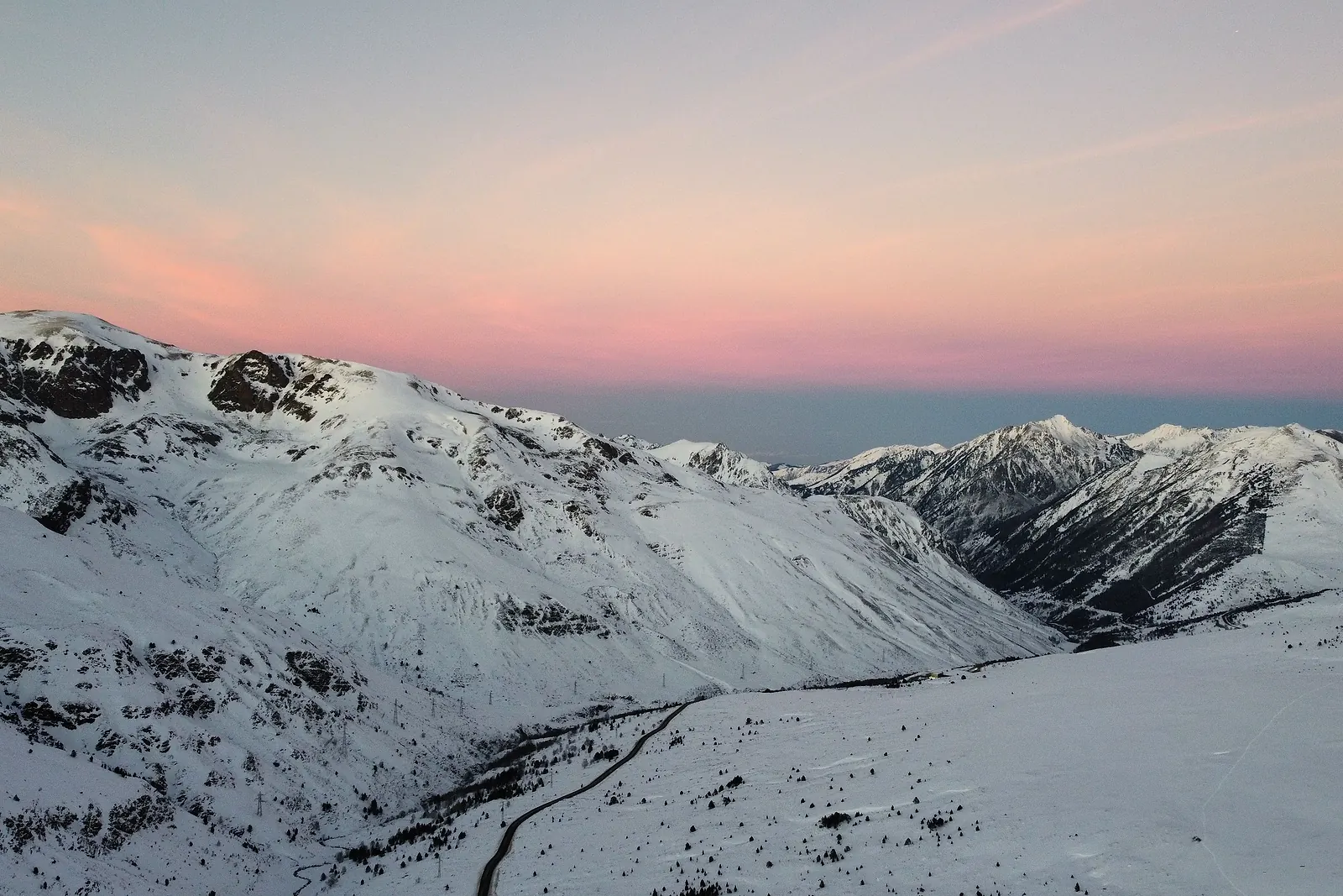 Montañas al atardecer